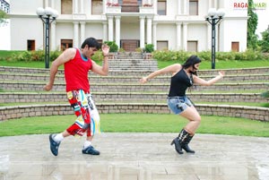 Srikanth, Charmi, Gowri Munjal