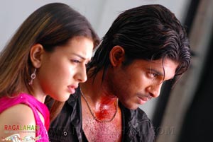 Allu Arjun, Hansika Motwani