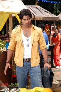 Allu Arjun, Hansika Motwani