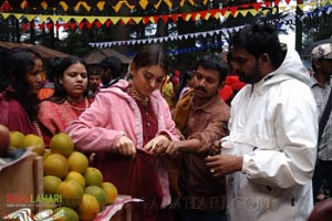 Desamuduru(Allu Arjun, Hansika Motwani) Working Stills