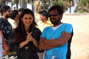 Desamuduru(Allu Arjun, Hansika Motwani) Working Stills