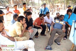 Desamuduru(Allu Arjun, Hansika Motwani) Working Stills