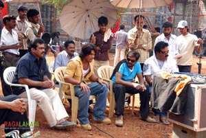 Desamuduru(Allu Arjun, Hansika Motwani) Working Stills