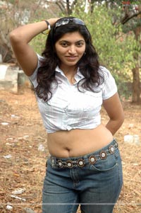 Keerthi Navel Show