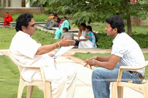 Nee Sukhame Ne Korutunna(Raja, Sneha) Working Stills