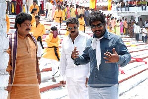 Okka Magaadu (Balakrishna, Anushka, Nisha Kothari) Working Stills