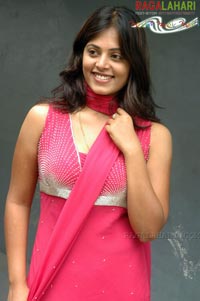 Sindhu Menon Armpit show in Pink