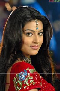 Sneha From Nee Sukhame Ne Korutunna