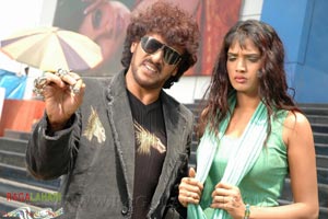 Upendra, Raja, Priyamani, Kamna Jetmalani