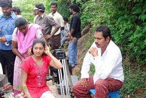 Veedu Maamulodu Kaadu(Rishi,Samrat,Gopika) Working Stills