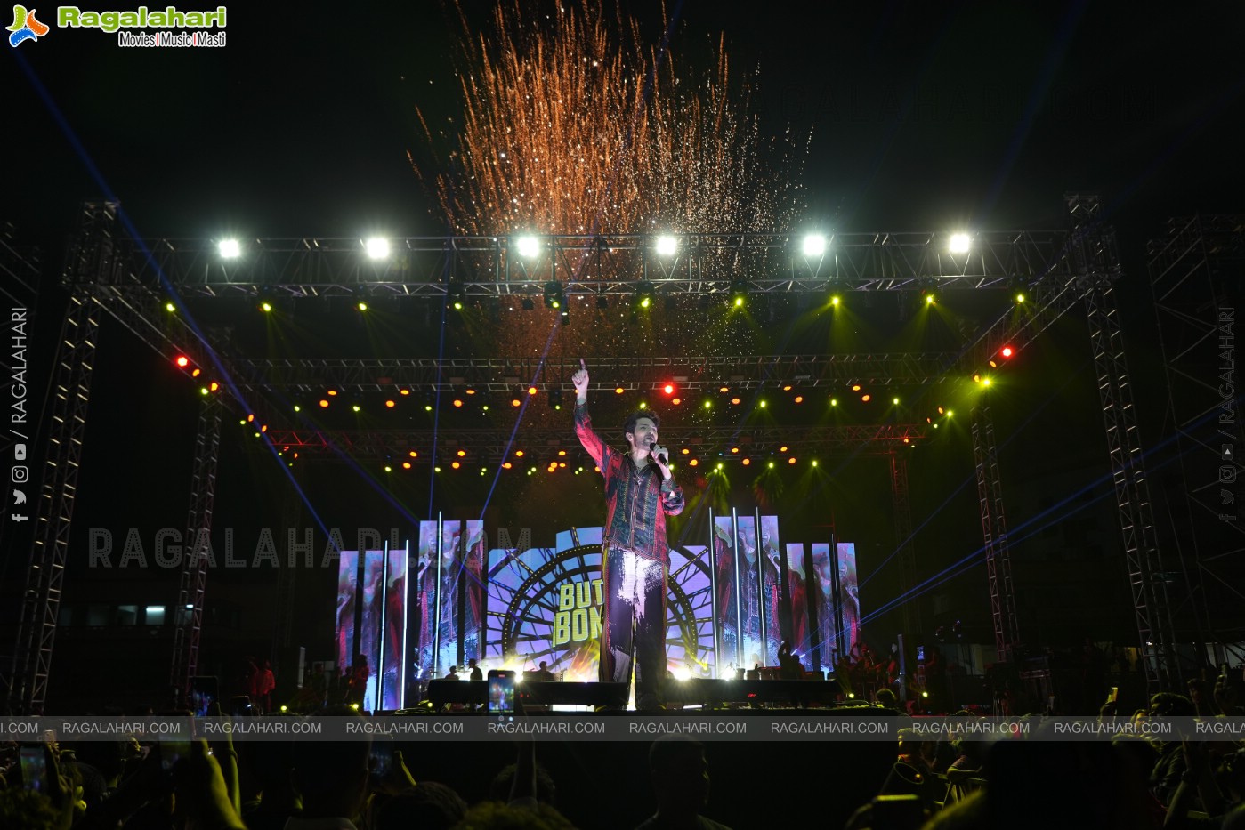 Armaan Malik Live In Concert Organized by Street Cause