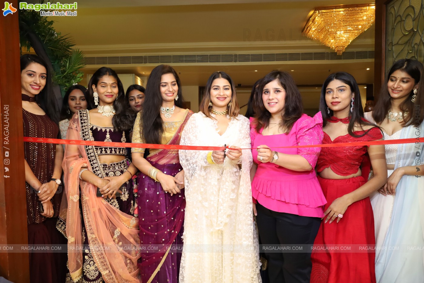 Sutraa Exhibition, Hyderabad inaugurated by big boss fame Inaya Sultan