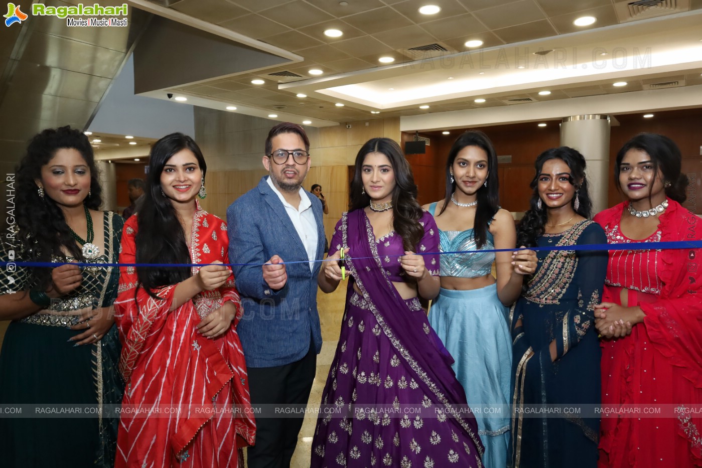 Actress Rashi Singh Inaugurated Sutraa Exhibition at HICC-Novotel, Hyderabad