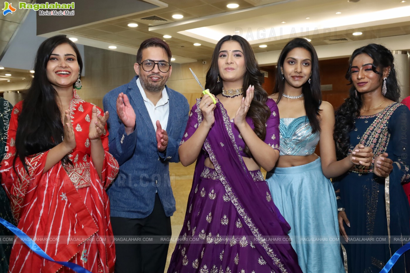 Actress Rashi Singh Inaugurated Sutraa Exhibition at HICC-Novotel, Hyderabad