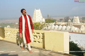 Jagapathi Babu, Sradha Das, Hamsa Nandini