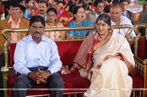 Jagapathi Babu, Sradha Das, Hamsa Nandini