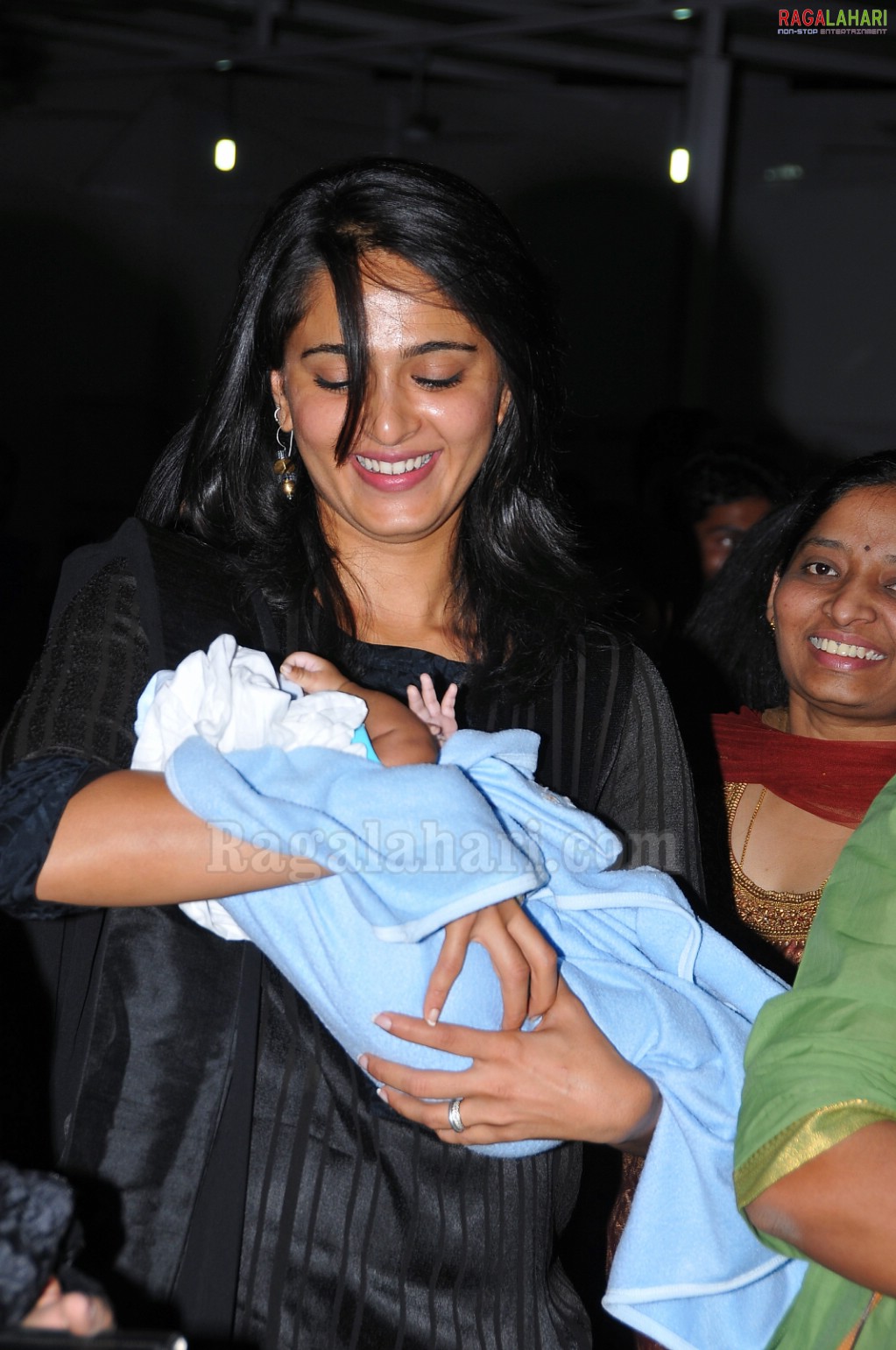 Anushka at Bharath Takur Weight Loss Programme Press Meet