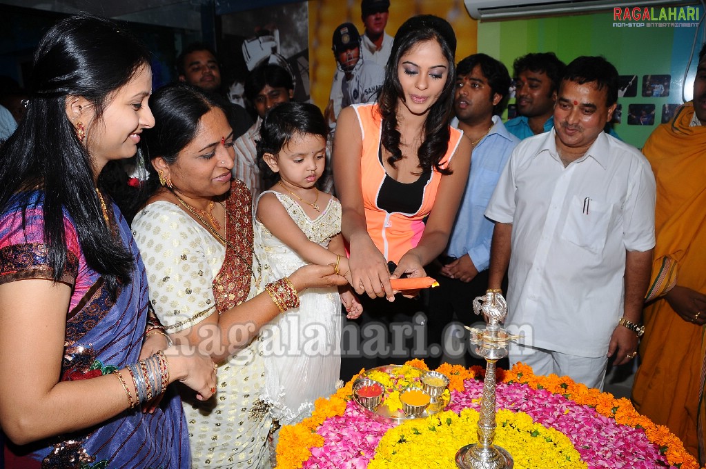 Bindu Madhavi, Danam Nagendar Launches Om Surya Sports & Aerofit