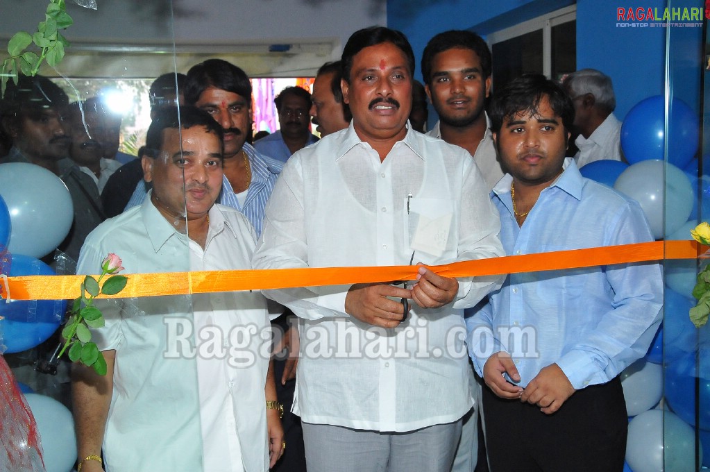 Bindu Madhavi, Danam Nagendar Launches Om Surya Sports & Aerofit