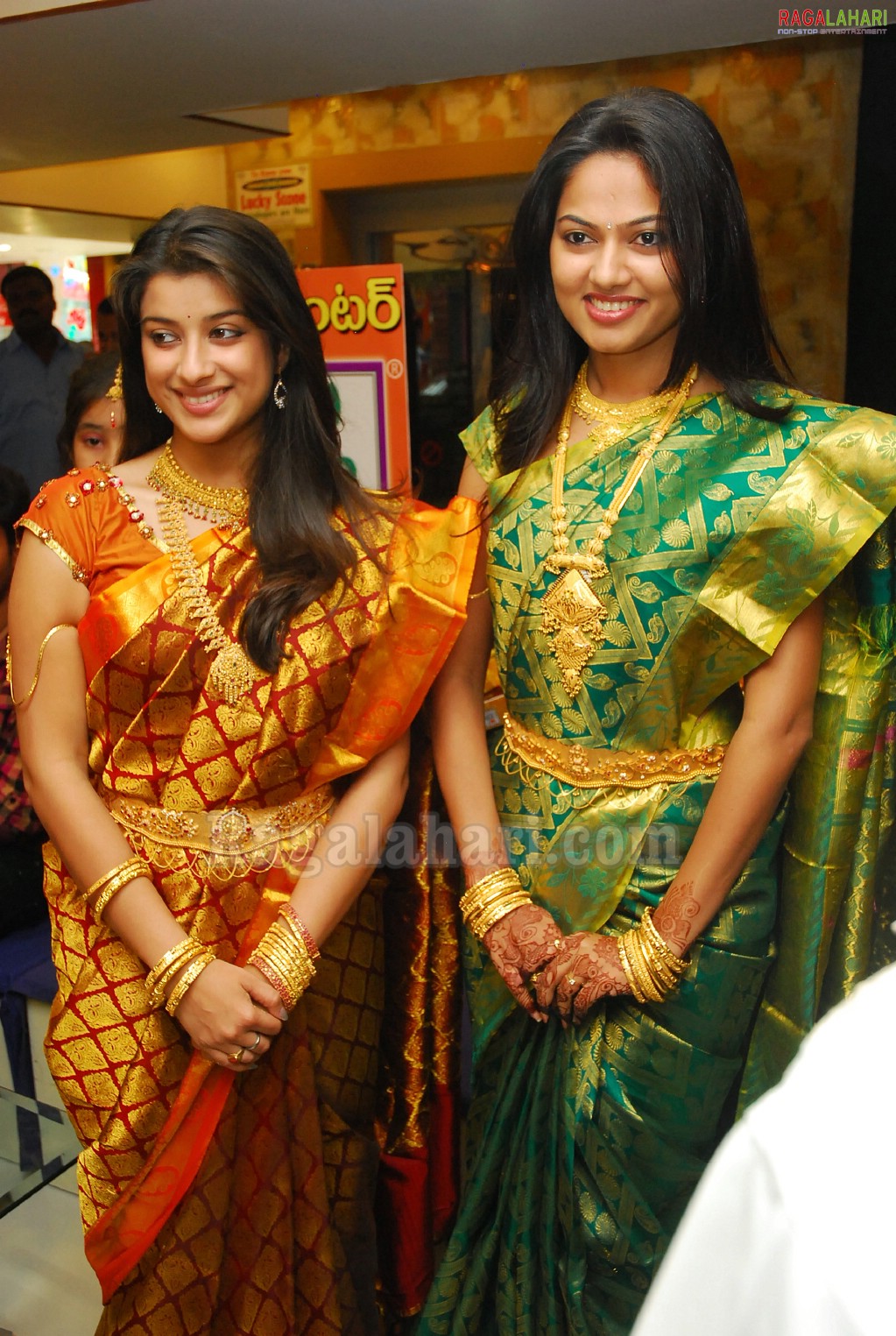 Mounaragam Casting at CMR Silks Promotional Event