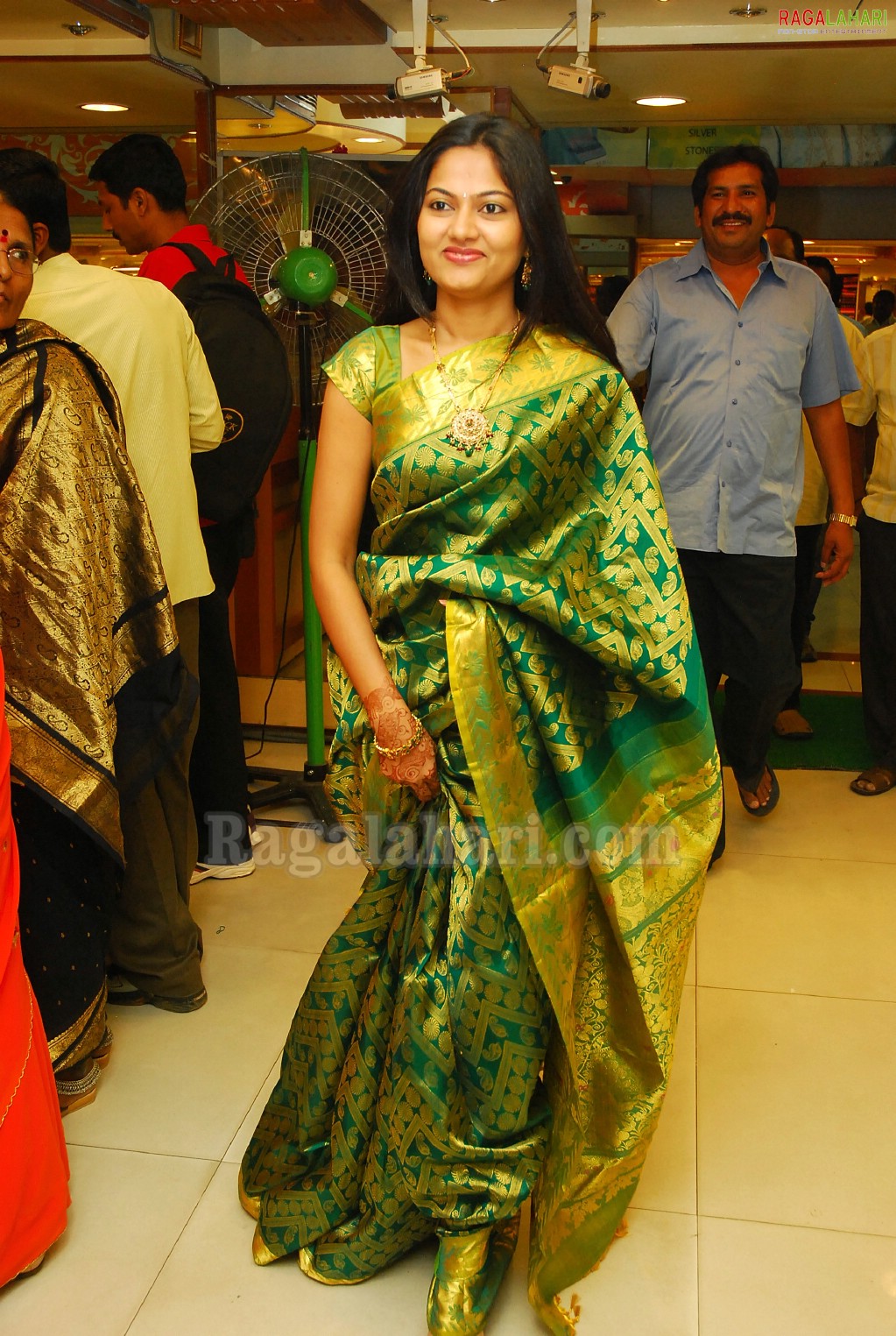 Mounaragam Casting at CMR Silks Promotional Event