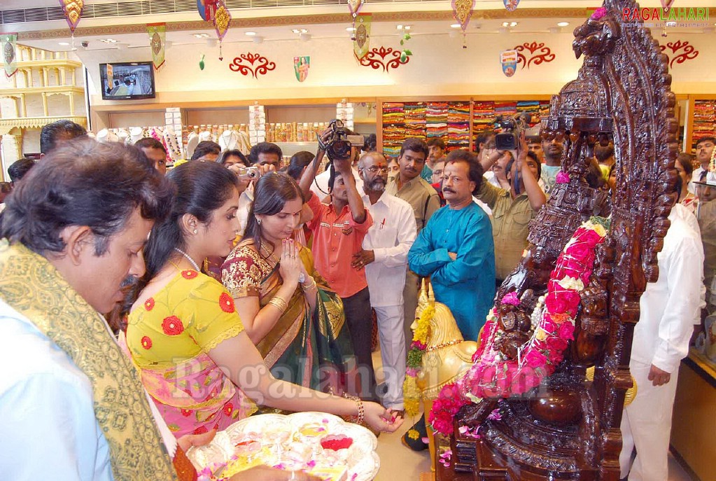 Ramya Krishna Launches Wedding Sarees Exhibition Sale at Chennai Shopping Mall