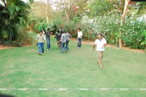 Avasarala Srinivas, Vijay Sai, Priyanka, Priya Ahuja