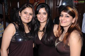 Firangi Paani Pub Party