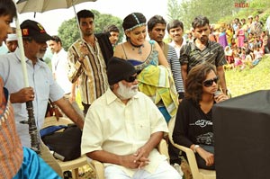 Jhummandi Naadham Working Stills