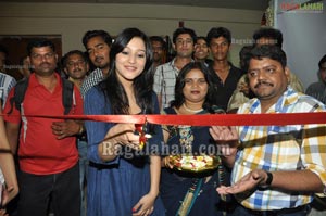 Ritu Barmecha at Cotton and Silk Park exhibition launch