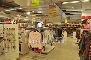 Payal Gosh Launches The Grand Hyderabad Sale at Coupon Mall