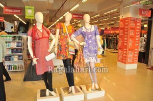 Payal Gosh Launches The Grand Hyderabad Sale at Coupon Mall