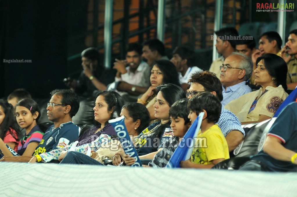 IPL4 Deccan Chargers Vs. Kings XI Punjab Cricket Match at Uppal Stadium