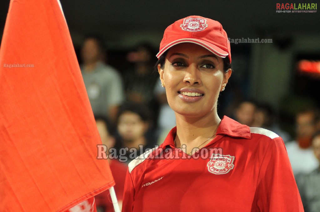 IPL4 Deccan Chargers Vs. Kings XI Punjab Cricket Match at Uppal Stadium