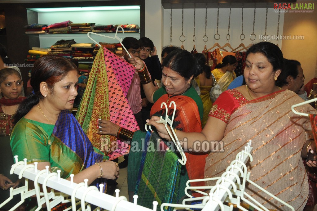 Jayasudha Launches Trisha Boutique