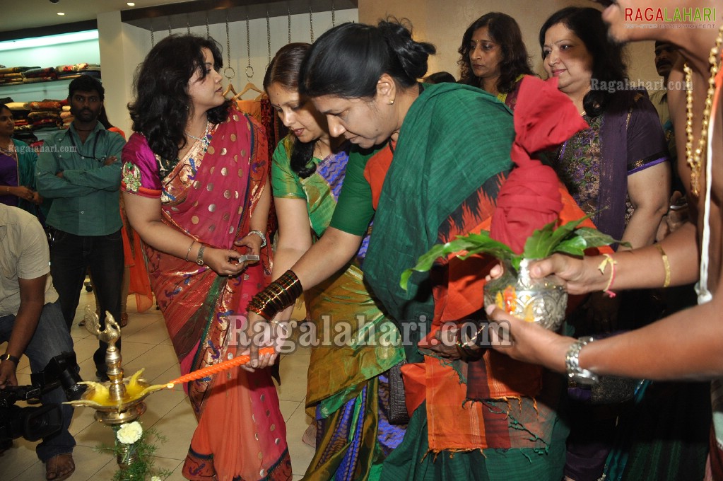 Jayasudha Launches Trisha Boutique