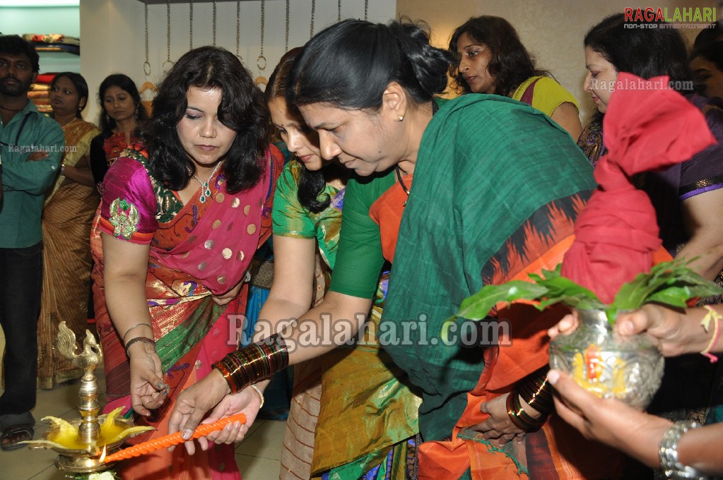 Jayasudha Launches Trisha Boutique