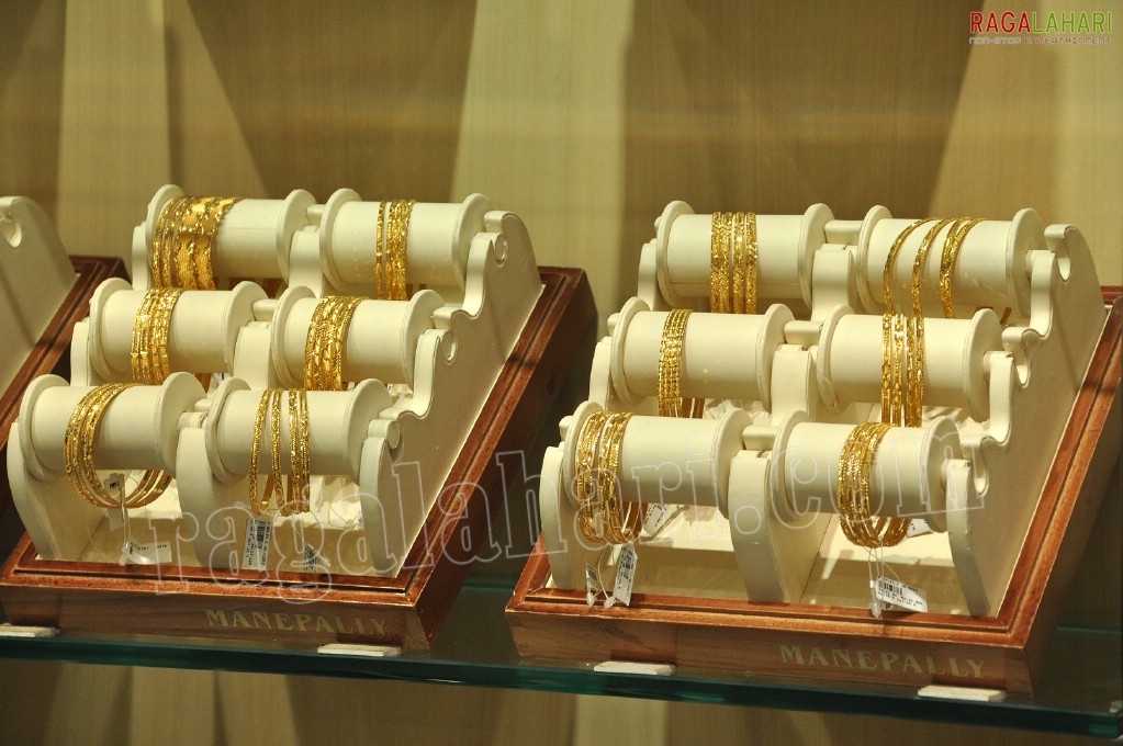 Akshaya Tritiya Collections at Manepally Jewellers, Hyd