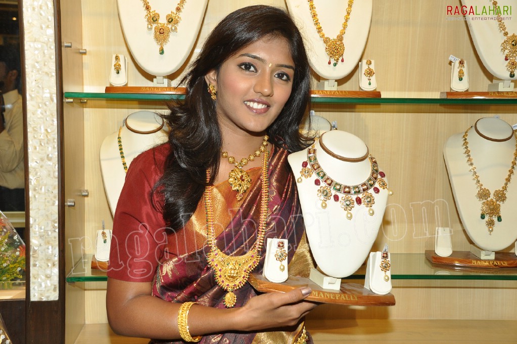 Akshaya Tritiya Collections at Manepally Jewellers, Hyd