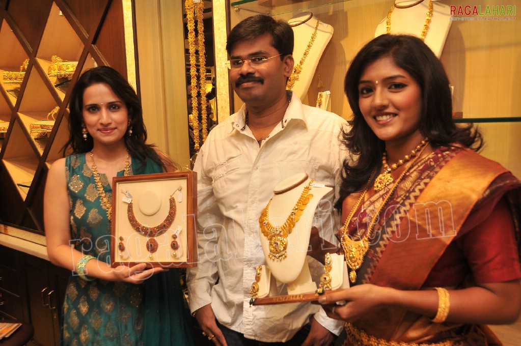 Akshaya Tritiya Collections at Manepally Jewellers, Hyd