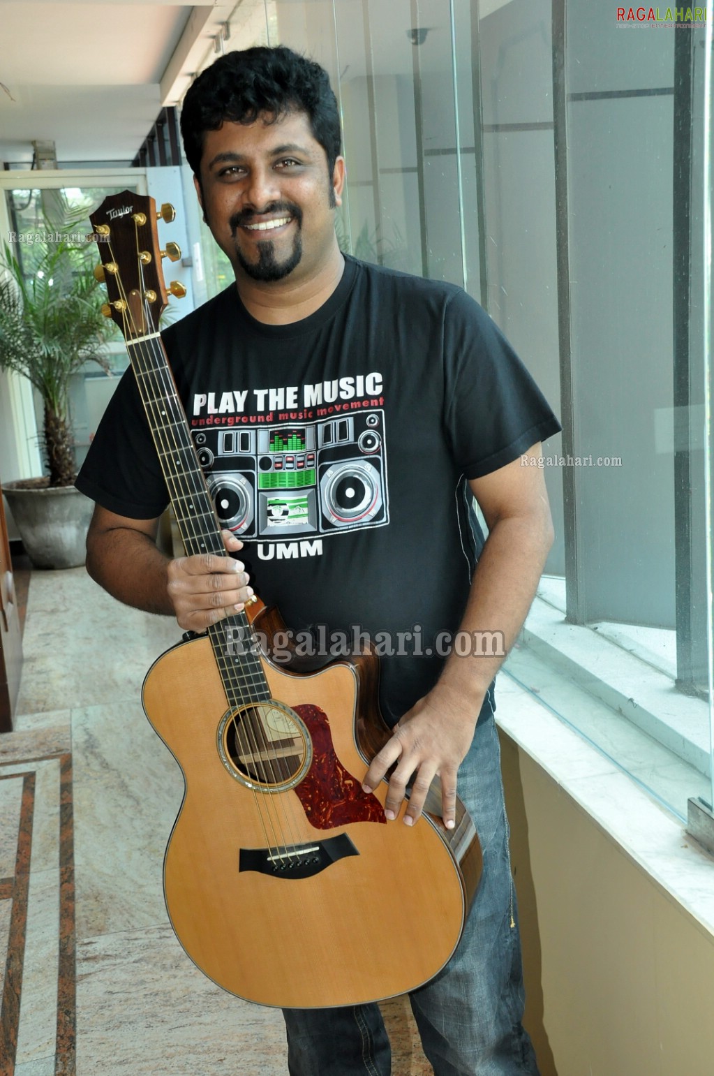 Contemporary Folk Musician Raghu Dixit Press Meet