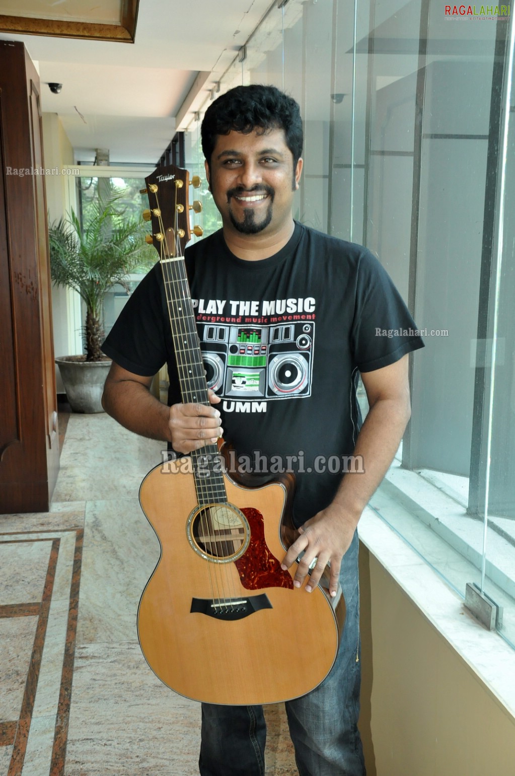 Contemporary Folk Musician Raghu Dixit Press Meet