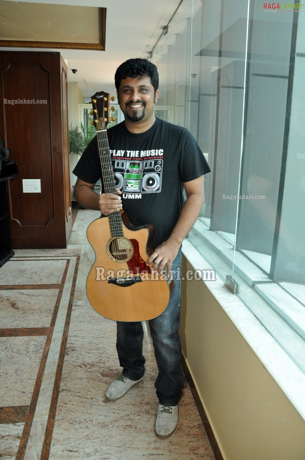 Contemporary Folk Musician Raghu Dixit Press Meet