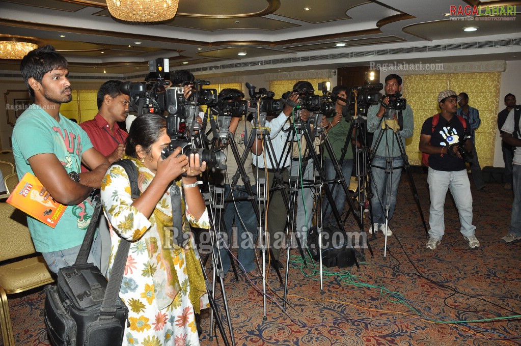 Contemporary Folk Musician Raghu Dixit Press Meet