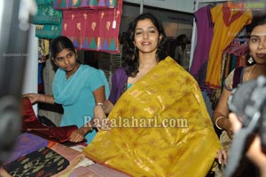 Parinaya Exhibition n Sale at Satyasai Nigamagamam