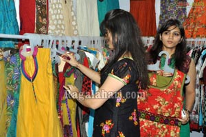 Parinaya Exhibition n Sale at Satyasai Nigamagamam