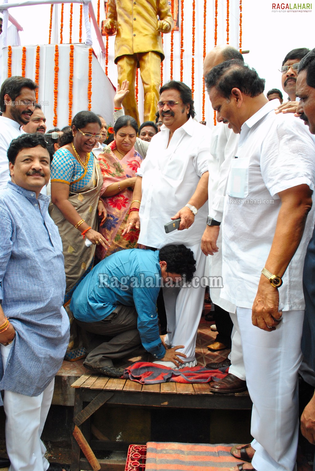 Raja Babu Statue Launch