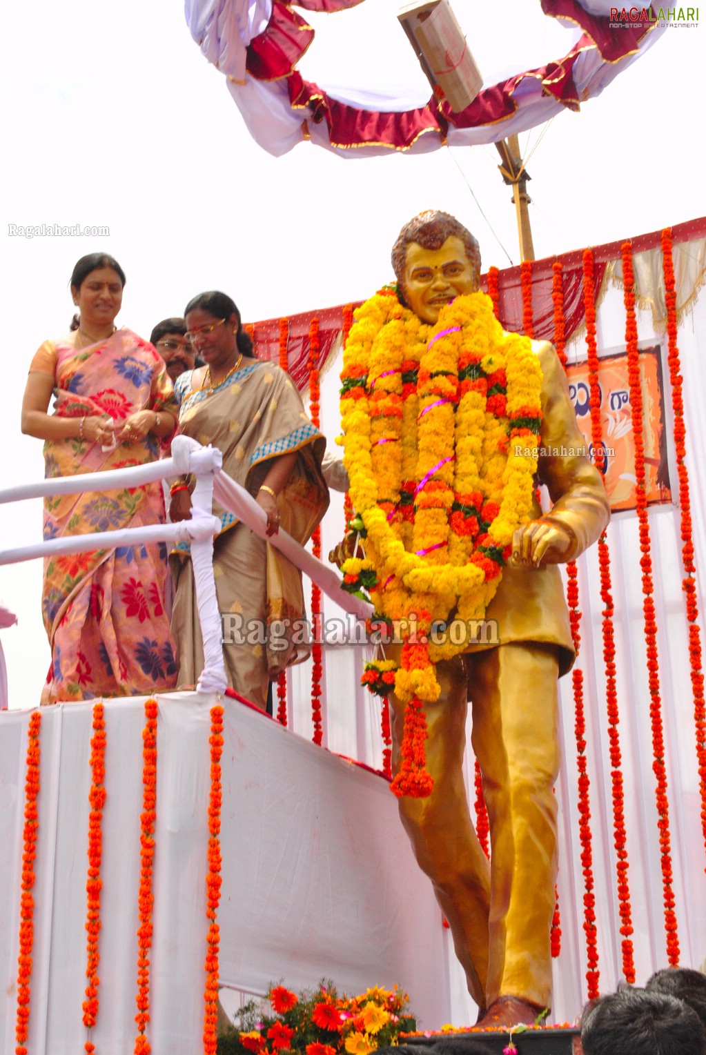 Raja Babu Statue Launch