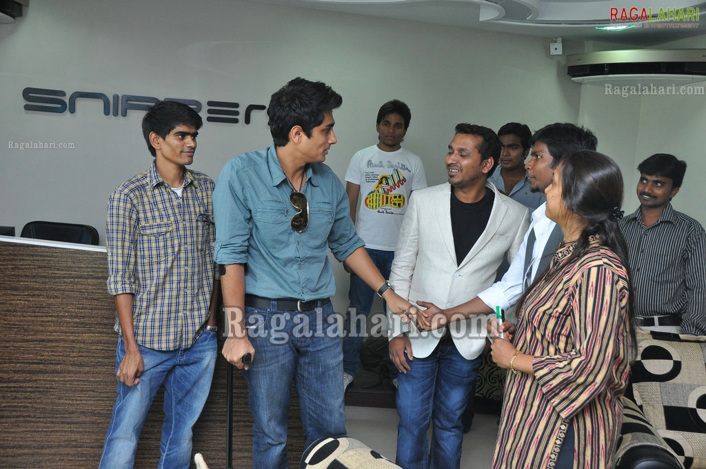 Siddharth at Snippers Salon Launch, Hyd