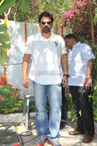 Venkatesh-Trisha Film Muhurat